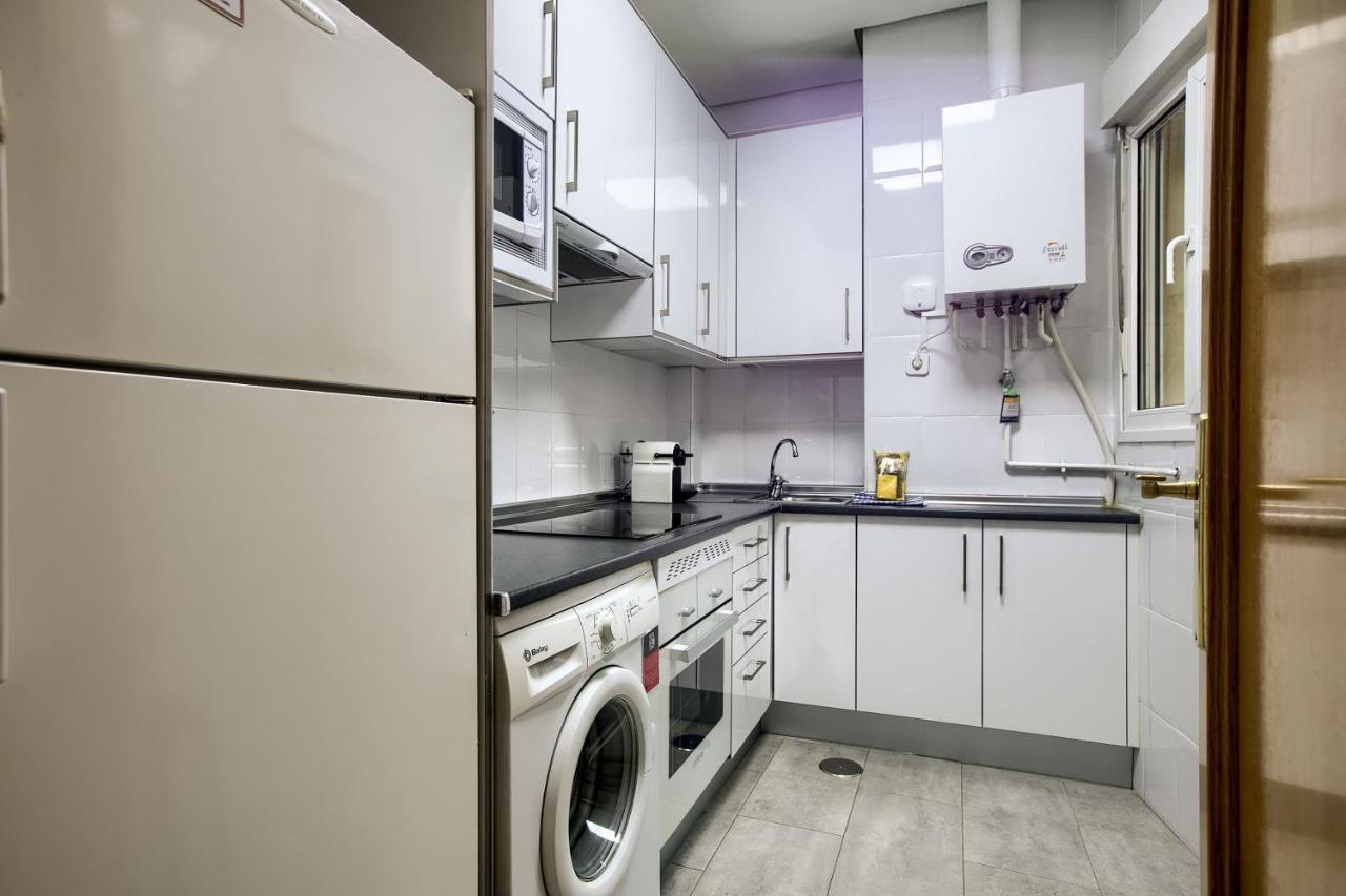 Charming Elegant Gran Via Appartement Madrid Buitenkant foto