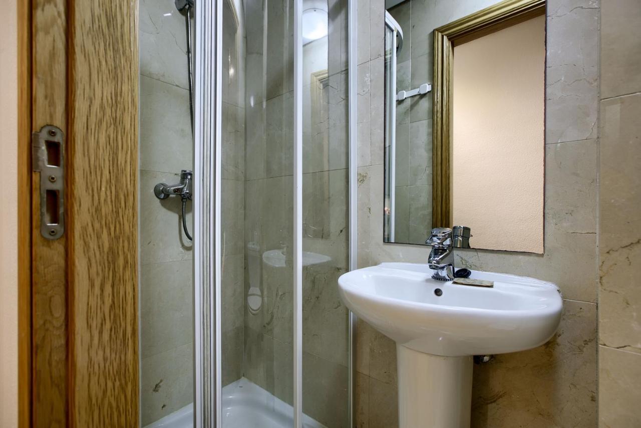 Charming Elegant Gran Via Appartement Madrid Buitenkant foto