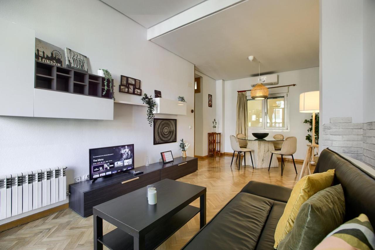 Charming Elegant Gran Via Appartement Madrid Buitenkant foto