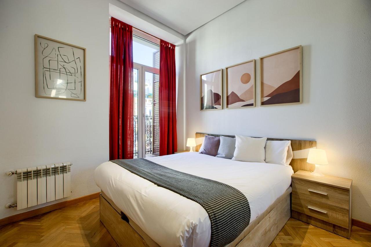 Charming Elegant Gran Via Appartement Madrid Buitenkant foto